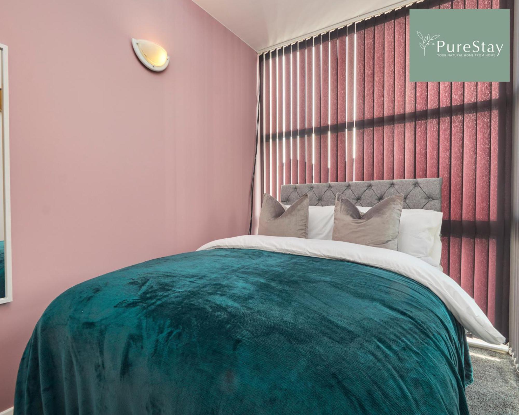 Superb House Manchester Near Etihad With Free Parking Sleeps 8 Zewnętrze zdjęcie