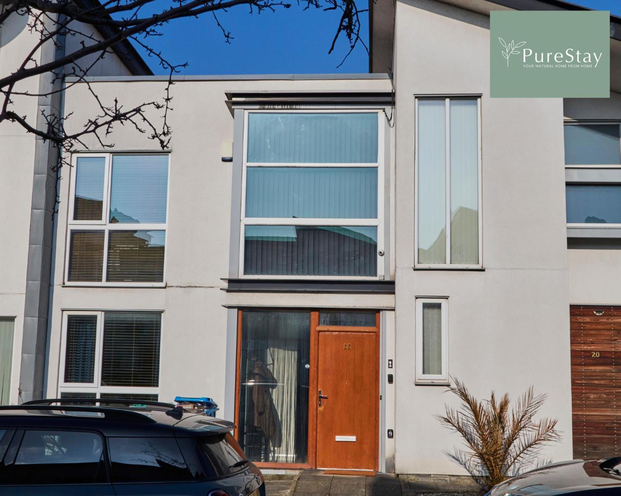 Superb House Manchester Near Etihad With Free Parking Sleeps 8 Zewnętrze zdjęcie
