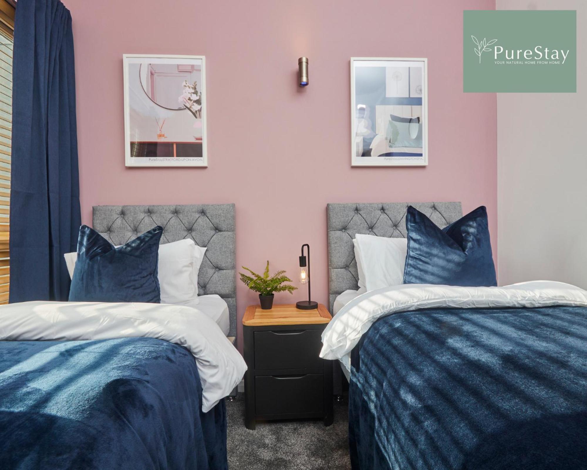 Superb House Manchester Near Etihad With Free Parking Sleeps 8 Zewnętrze zdjęcie