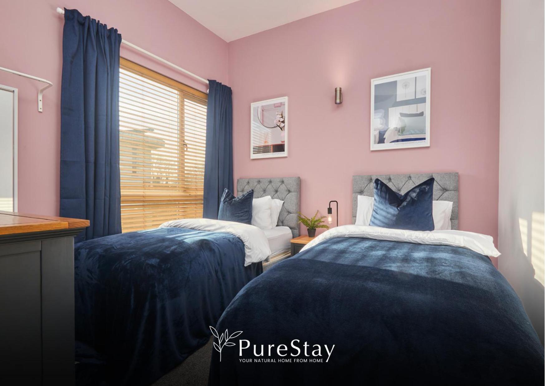 Superb House Manchester Near Etihad With Free Parking Sleeps 8 Zewnętrze zdjęcie